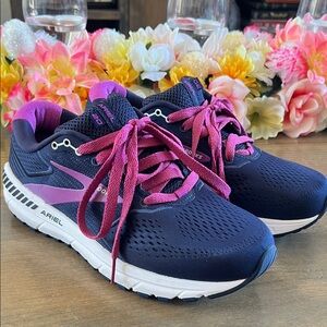 Brooks Ariel 20 Women's Running Shoes - Navy & Magenta Pink Size 10 Wide
